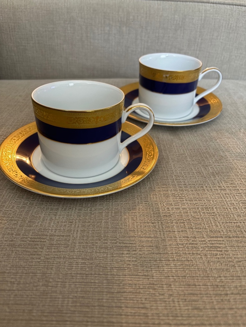 Set of 2 Muirfield New York 99171 Victorian Cobalt tea/coffee cups with saucers